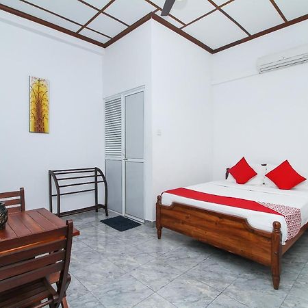 Leo'S Home Stay Dehiwala-Mont Lavinia Extérieur photo