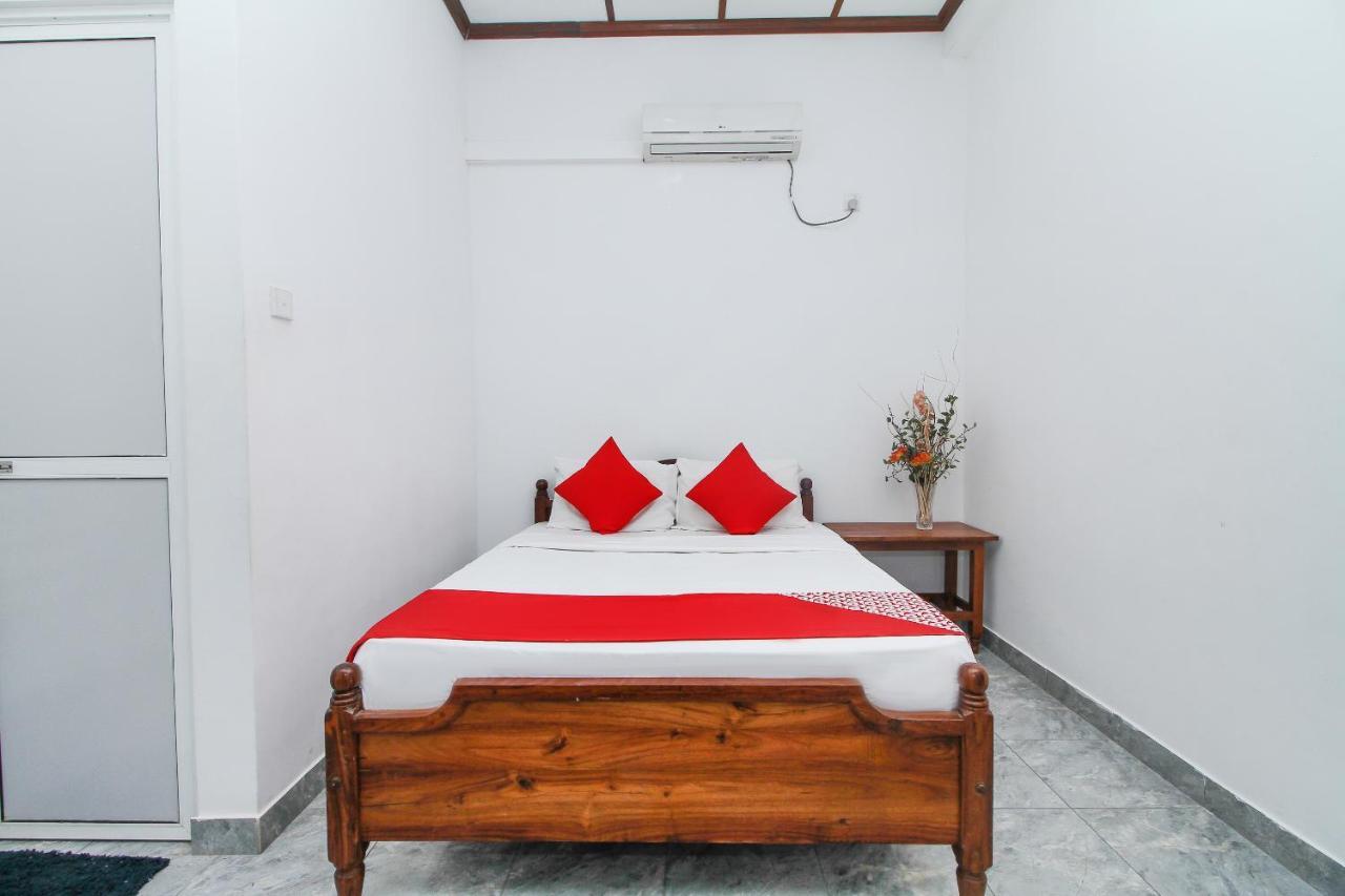 Leo'S Home Stay Dehiwala-Mont Lavinia Extérieur photo