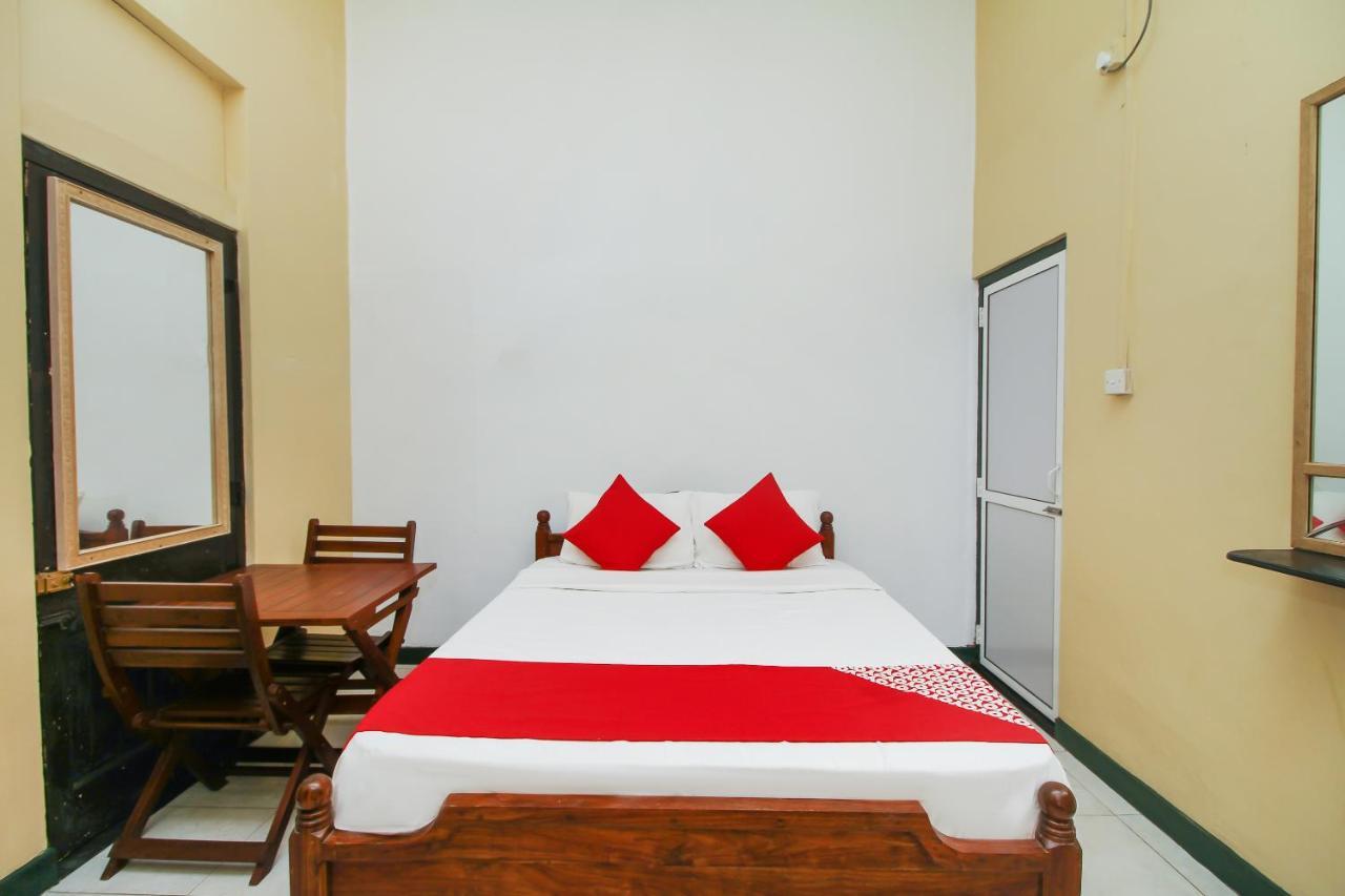 Leo'S Home Stay Dehiwala-Mont Lavinia Extérieur photo