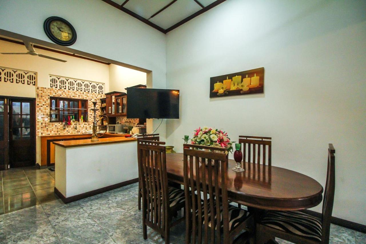 Leo'S Home Stay Dehiwala-Mont Lavinia Extérieur photo