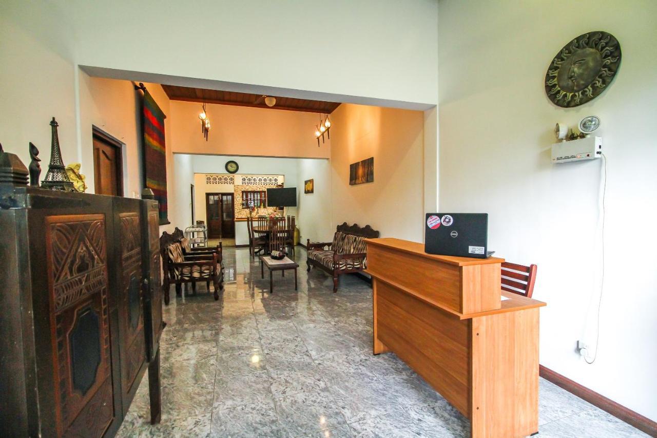 Leo'S Home Stay Dehiwala-Mont Lavinia Extérieur photo